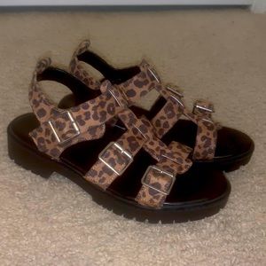 Leopard print strapped sandles size 6